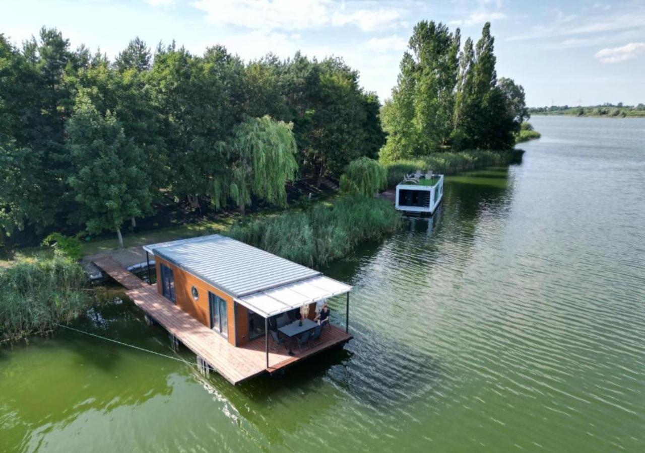 Hotel Aquahouse Zamkowe Wabrzezno Exterior foto